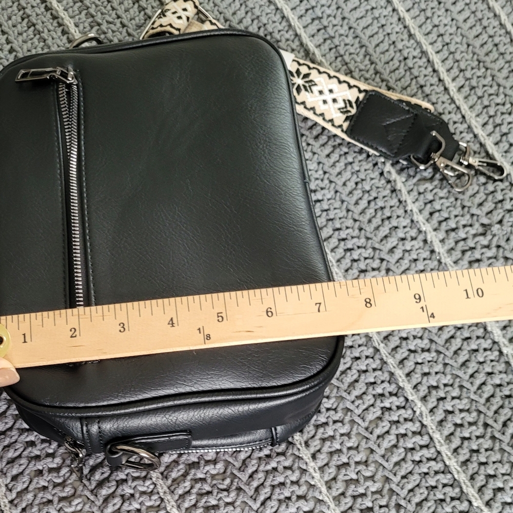 Black NWOT Vegan Leather Camera Bag Large With Wallet - Picture 10 of 16